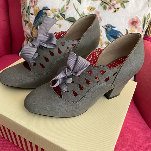“Hermosa” slate grey Bait footwear shoes size 6